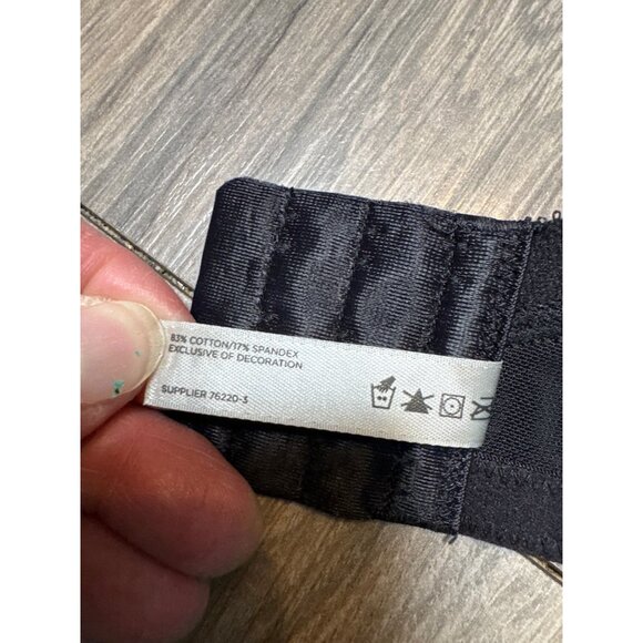 Ambrielle 42D Black Full-Coverage Lightly Lined Bra With Adjustable Straps & Hoo - Picture 6 of 6